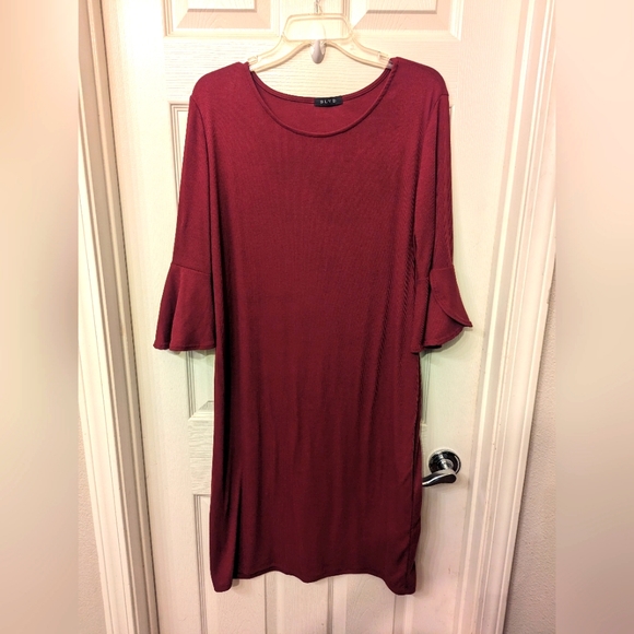BLVD Dresses & Skirts - B L V D Plus Size 2X Burgundy Sheath 3/4 Sleeves Dress